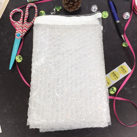 Other - 25 6X8 Bubble Out Bags PRICE IS FIRM